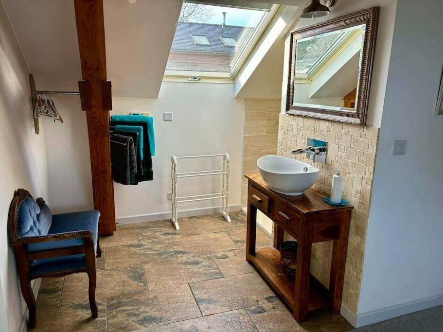Little Bream - Pretty Cosy Cottage, Sea Views, Walk To The Beach Mawnan Smith Bagian luar foto