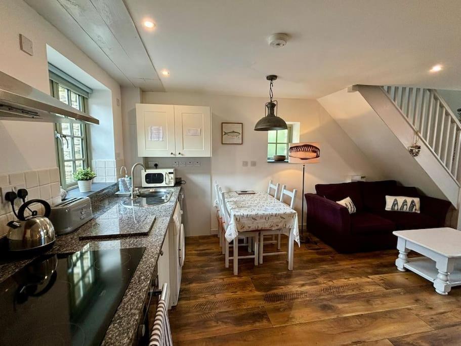 Little Bream - Pretty Cosy Cottage, Sea Views, Walk To The Beach Mawnan Smith Bagian luar foto