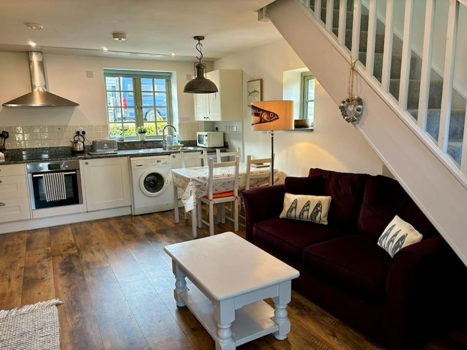 Little Bream - Pretty Cosy Cottage, Sea Views, Walk To The Beach Mawnan Smith Bagian luar foto