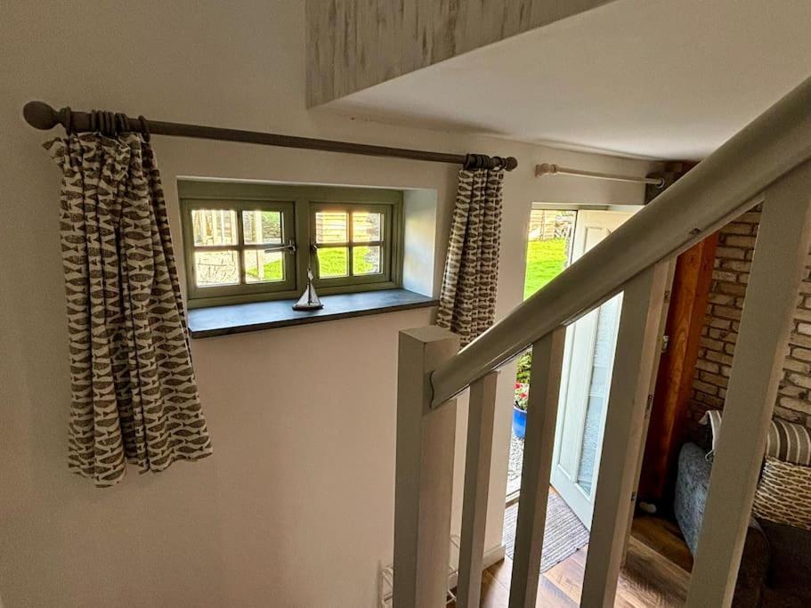 Little Bream - Pretty Cosy Cottage, Sea Views, Walk To The Beach Mawnan Smith Bagian luar foto